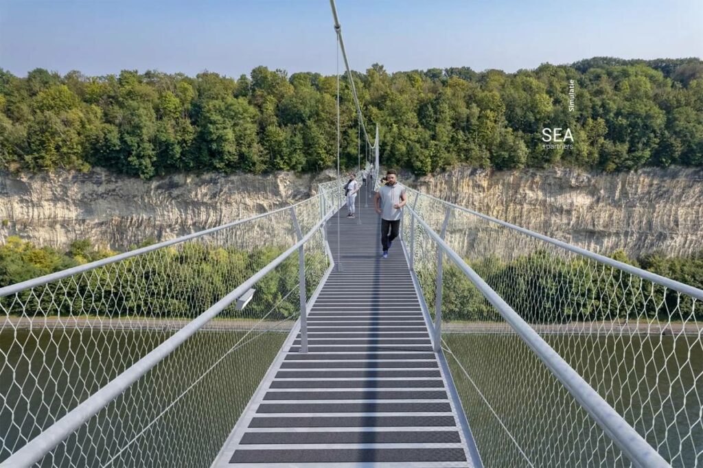 Une&nbsp;nouvelle passerelle vertigineuse, à&nbsp;deux pas des&nbsp;Pays-Bas